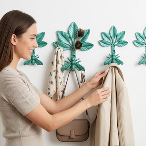 Porte-manteau mural en fonte Ba Aqua Green, design abeille, rustique, décoratif, fait main, crochets en métal pour la maison et la salle de bain - Product Image 4