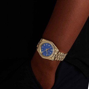 Montre en or jaune brillant avec diamants Moissanite, cadran bleu, mouvement à quartz analogique, cadran de 41 mm et bracelet en acier inoxydable - Product Image 3