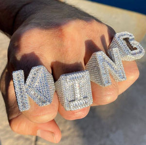 แหวนตัวอักษรสั่งทำพิเศษ เพชรโมอิสซาไนต์ VVS ทรงบาแกตต์ เงินแท้ 925 เครื่องประดับฮิปฮอป แหวนชื่อตัวอักษรย่อส่วนตัว - Product Image 1