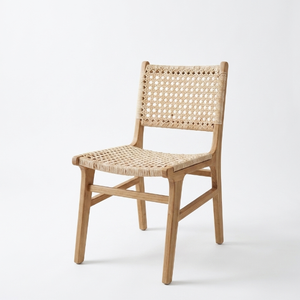 Experimente la Elegancia Moderna con la Silla de Comedor Sabang de Ratán, Fabricada con Ratán Bien Pulido y Madera de Teca Resistente, 50x60x88 cm - Product Image 1