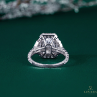 Anillo de Compromiso con Halo de Moissanita/Diamante Corte Radiante y Piedras Laterales en Oro Blanco de 9K/10K/14K/18K