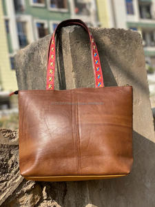 Sac à main en cuir avec fourrure métallique pour femmes, fourre-tout élégant de bonne qualité, sac de Shopping à bandoulière, nouvelle collection - Product Image 6