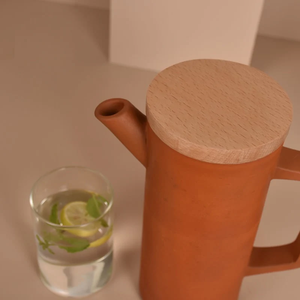 Jarra/Recipiente de barro terracota hecho a mano, minimalista, elegante y contemporáneo para tu hogar/comedor - 1 litro con tapa de madera - Product Image 2