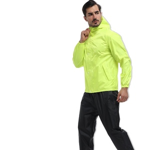 Conjunto de chándal cortavientos de nailon personalizado con sudadera con cremallera y pantalones cortos, conjunto cortavientos liso para hombre, nuevo conjunto de chándal cortavientos. - Product Image 1