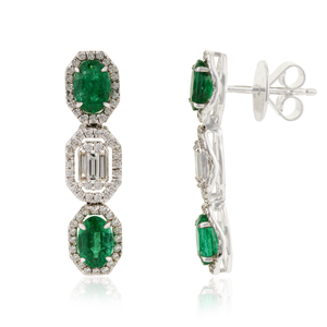 Nouvelles Boucles d'Oreilles Pendantes en Or Blanc K14 avec Émeraudes Naturelles et Diamants, Qualité Supérieure, Élégantes, pour Mariage, Vente en Gros, Fabricant de Bijoux - Product Image 3