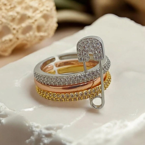 Luxury 18K Solid <b>Gold</b> Diamond <b>Cocktail</b> <b>Ring</b> Rhodium Plated Unisex Everyday Wear Round Brilliant Cut - Product Image 2