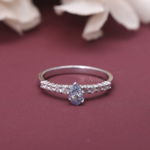 Bague de fiançailles en diamant de laboratoire taille poire certifié IGI, en argent sterling 925 massif, demi-éternité pavée, solitaire - Product Image 1