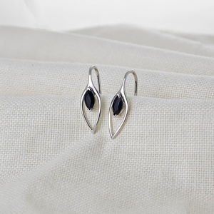 Pendientes colgantes de zafiro en plata de ley con gema azul marino marquesa para mujer - Product Image 2