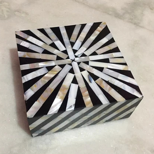 <b>Clear</b> <b>Resin</b> Inlay Handmade Model Jewelry Boxes Customized Elegant Design Displaying Necklaces Rings Ornaments - Product Image 1