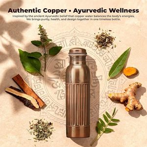 Botella de Cobre Puro Detox Moderna con Diseño Vertical Indentado, Libre de Químicos, para Hidratación en Gimnasio y Spa - Product Image 2