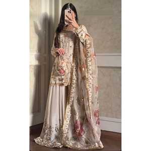 Cinon Silk Top Sarara & Dupatta Set de diseñador para mujer Heavy Party Wear Look Suit - Product Image 4