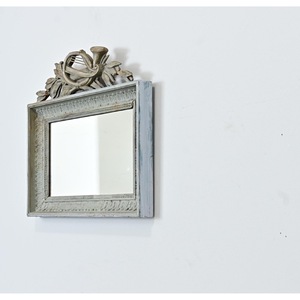 Portable Framed <b>Wooden</b> <b>Wall</b> <b>Mirror</b> with Ornate Top Design Modern Decorative Style Metal Frame - Product Image 1