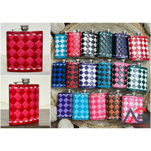 Botellas de Licor Portátiles de Acero Inoxidable con Funda a Cuadros de Cuero Genuino Hechas a Mano, Personalizadas al por Mayor, Regalo - Product Image 1