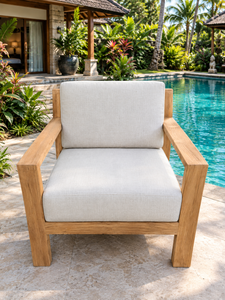 Ensemble de canapé d'extérieur en teck 3 places avec fauteuils, table basse, coussins blancs, mobilier de jardin, style tropical, résistant aux intempéries - Product Image 4