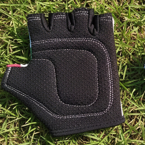 Gants de vélo en gros avec ventilation en maille respirante, paume rembourrée et construction flexible pour le cyclisme sur route - Fournisseur OEM - Product Image 5