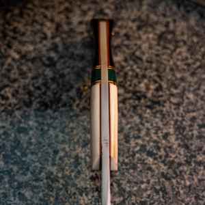 มีดสำหรับตั้งแคมป์และล่าสัตว์เกรดอุตสาหกรรม ออกแบบตามสั่ง OEM/ODM สำหรับใช้งานกลางแจ้ง คุณภาพพรีเมียม ขายส่งจำนวนมาก รับผลิตตามสั่ง - Product Image 4