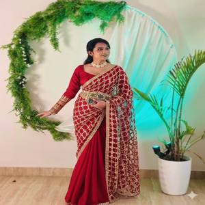 VASTRA COTTAGE Sari de Seda Satinada Pura y Suave con Bordado de Espejos Auténticos, Borde de Encaje Elegante, Pallu de Organza con Blusa de Trabajo Elaborado - Product Image 6