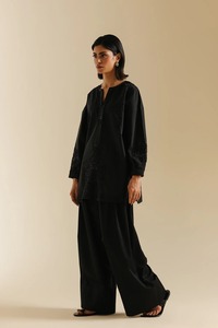 Black Embroidered <b>Silk</b> <b>Kurta</b> Women Traditional Loose Fit Midi Length Casual Indian Pakistani Clothing - Product Image 1