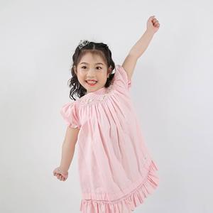 Vestido smock de buen precio para bebé niña, manga corta, tela de algodón, conjunto informal, smock hecho a mano por fabricante vietnamita - Product Image 4