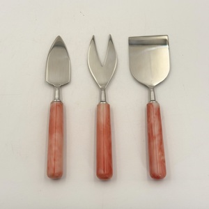 ชุดอุปกรณ์ชีส 3 ชิ้น ด้ามจับเรซิ่น พร้อมอุปกรณ์ชีสด้ามจับเรซิ่น สำหรับเครื่องครัวและของใช้บนโต๊ะอาหาร ราคาถูกที่สุดในอินเดีย - Product Image 1