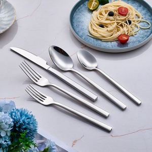 Ensemble de couverts en acier inoxydable moderne et durable de haute qualité avec finition polie miroir premium, vaisselle résistante à la rouille - Product Image 2