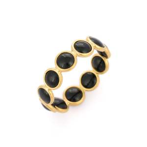 Bague d'éternité en or 18 carats avec onyx noir - Bague de mariage ajustable pour femme avec pierres précieuses - Product Image 3