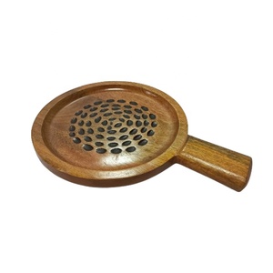 Bandejas decorativas de exhibición de alimentos de alta calidad, venta al por mayor, bandeja de servicio tallada a mano de madera de mango personalizable con asa para Pizza - Product Image 2