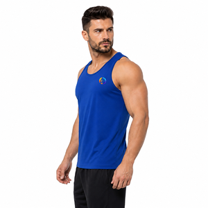 Bordes impecables y tela suave que brindan comodidad para la camiseta sin mangas para hombre, con tejido transpirable para actividades al aire libre y rutinas diarias. - Product Image 4