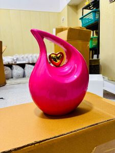 โกศบรรจุอัฐิสีชมพูสำหรับผู้หญิง ลายหัวใจ ทนทาน สำหรับงานศพผู้ใหญ่ ความจุ 220 คิวบิกอินช์ - Product Image 2