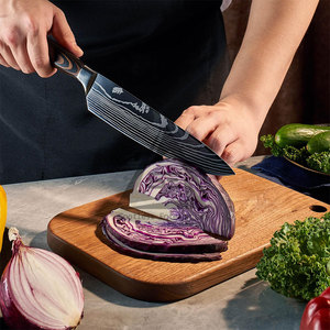 Juego de Cuchillos de Chef Damasco Hechos a Mano, Resistentes y Ecológicos, con Hojas de Acero Damasco de 67 Capas y Mangos de Madera, para Diestros - Product Image 6