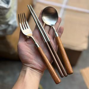 Ensemble de cuillères en bois et acier inoxydable de style japonais – Couverts de cuisine réutilisables - Product Image 4