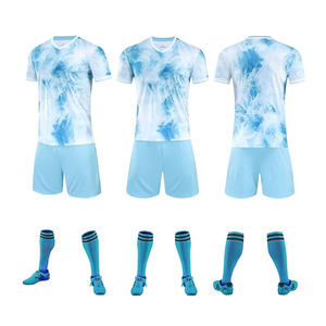 Diseño de logotipo único, fabricante pakistaní de uniformes de fútbol, conjunto de ropa deportiva de alta calidad, uniforme de fútbol 100% poliéster para venta en línea - Product Image 1