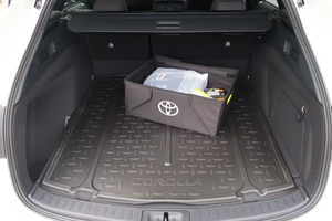 Toyota Corolla 2.0 Hybride Touring Sports Teamplayer Wagon Automatique Voiture Familiale Économe en Carburant - Product Image 4