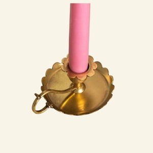 Support à bougie en laiton de haute qualité, l'élégance intemporelle du laiton garantit qu'il ne passe jamais de la mode. - Product Image 1
