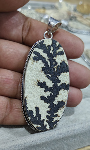 จี้อัญมณีธรรมชาติ dendritic ของเยอรมันหายาก psilomelane Dendrite จี้สร้อยคอแฟชั่นแกะสลักจำนวนมาก - Product Image 4