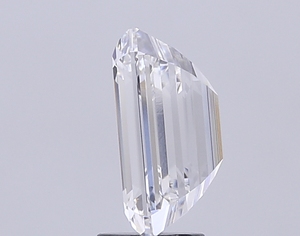 Diamant de laboratoire CVD taille émeraude de 5,02 carats, couleur D, clarté VS1, avec certificat IGI - Product Image 4