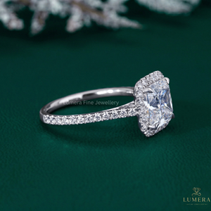Anillo de Compromiso con Diamante Ovalado de 1.5 Quilates, con Piedras Redondas Decorativas, Claridad VS1, Oro de 18k, Joyería Nupcial Certificada de Lujo - Product Image 4