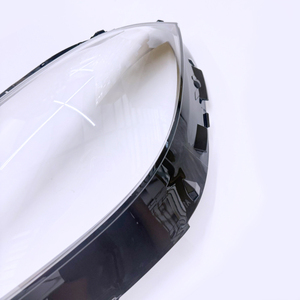 Pour Mercedes Benz Classe C W206 Ensemble de lentilles de phares en polycarbonate - Product Image 1