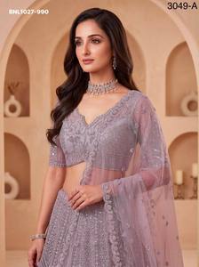 Colección de conjuntos Lehenga-Choli de línea A con red de tela pesada, trabajo artesanal, lentejuelas y bordado Zari alemán, proveedor de Surat - Product Image 2