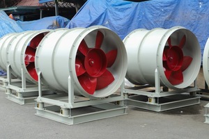 พัดลมดูดอากาศอุตสาหกรรมสำหรับครัวรุ่น APL-8-8D ของโรงงานเวียดนาม ให้การไหลเวียนของอากาศสูง พร้อมระบบระบายอากาศแบบแกนหมุน ตัดด้วยเครื่อง CNC ให้การขับเคลื่อนโดยตรงอย่างราบรื่น - Product Image 5