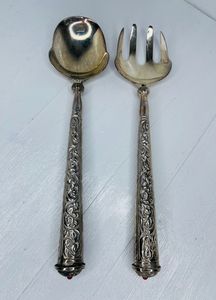 Ensemble élégant de serveurs à salade en métal finition or, fabriqués à la main, avec longues poignées ergonomiques, parfait pour les réceptions de mariage - Product Image 6