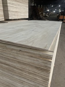 Planche de contreplaqué multicouche simple face en pin acacia blanchi de 8 mm, planche de palette en bois sans fumigation, emboîtable - Product Image 2