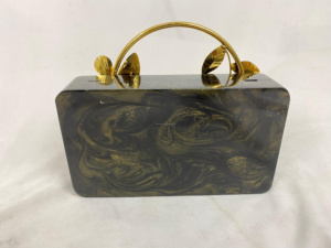 Boîte d'embrayage en résine au design floral fabriqué à la main poignée en métal embrayage en résine de style religieux unique cadeaux artisanaux prix d'usine en gros - Product Image 5