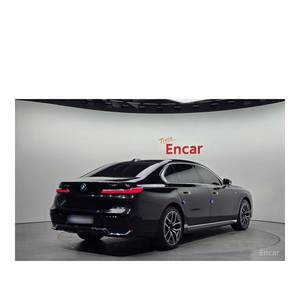 BMW Serie 7 740i XDrive M Sport 2024, Volante a la Izquierda, Caja de Cambios Automática, 30,738 km - Product Image 2