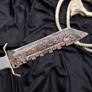 Cuchillo de caza artesanal de acero damasco y cobre San-Mai para exteriores con mango de asta de ciervo y guardacuchillo de acero, hoja fija de 8 pulgadas con punta caída - Product Image 2