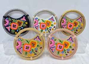 Pochette de soirée d'été bohème faite à la main avec perles florales, poignée ronde de luxe, sac à main vintage brodé pour femme, idéal pour mariage et fête - Product Image 5