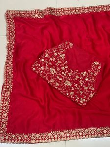 Je cherche un sari de la même couleur, magnifique, pour un mariage, en tissu de soie Rangoli doux de qualité supérieure avec un pallu en C. - Product Image 4