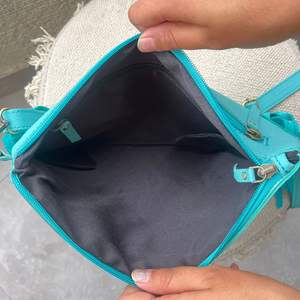 Sac à bandoulière de luxe en cuir de vachette artisanal avec franges, motif tournesol mignon, grande capacité, pour femme - Product Image 6