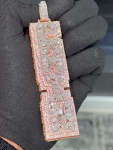 Colgante de Oro Rosa Sólido con Diamante de Laboratorio, Corte Brillante Redondo, Engaste Micro Pavé, Joyería de Lujo Unisex, Amuleto para Uso Diario - Product Image 1