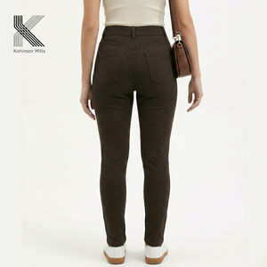 Pantalon bordeaux pour femme en coton et élasthanne, sergé 360 GSM, extensible, tissu écologique, fabrication OEM ODM, vente en gros personnalisée - Product Image 3